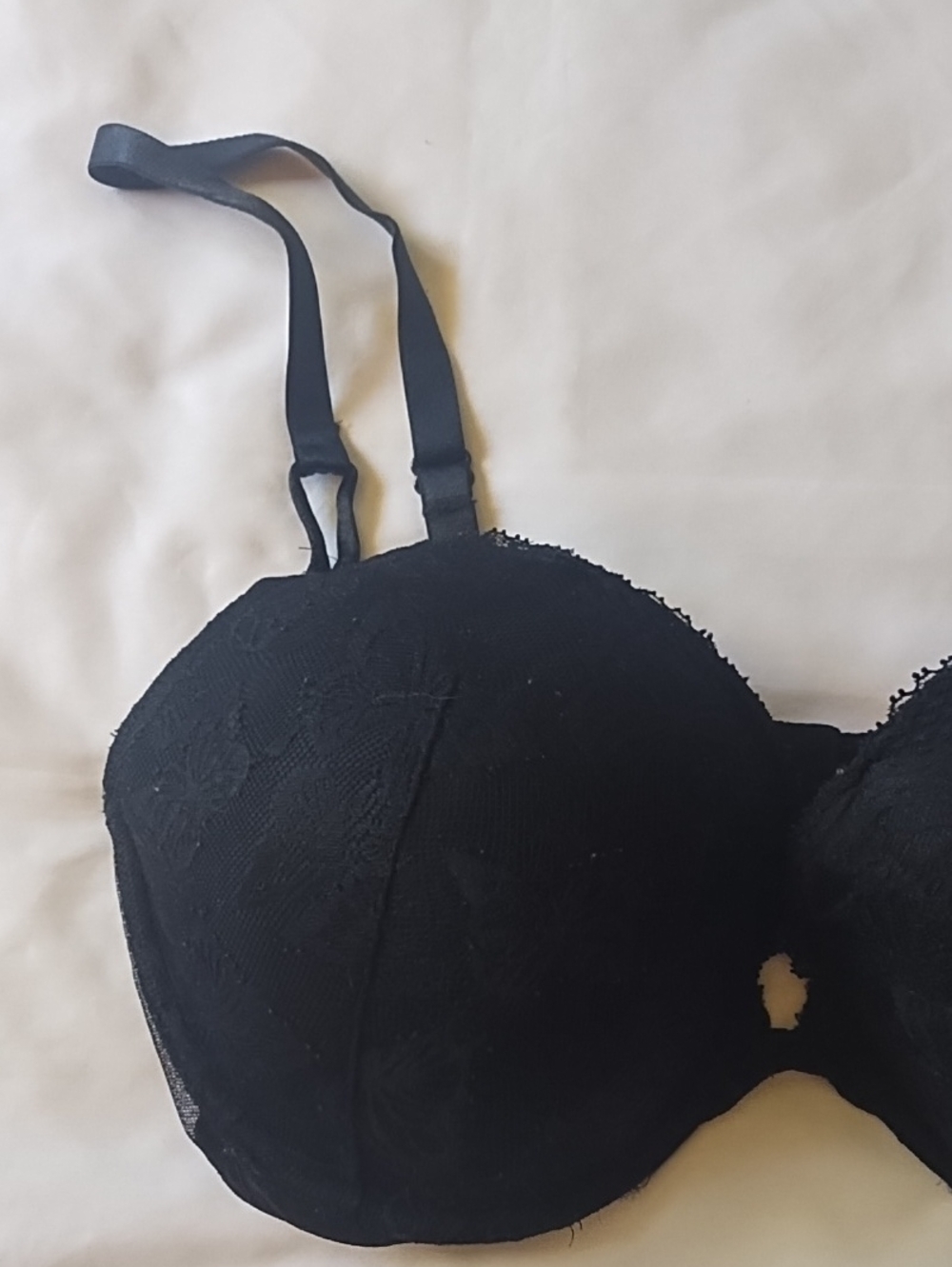 Victoria's Secret Push-Up Bra - Picture 2 of 10